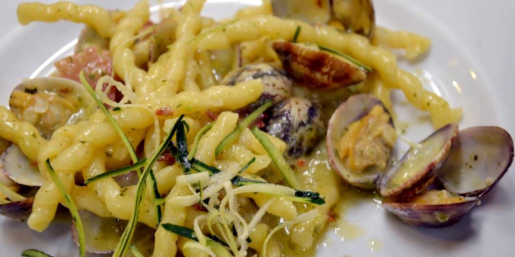 Abbinamento cibo e vino, al ristorante tra bianchi e sapori di mare