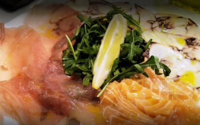 Il menu estivo: al ristorante pesce, insalate e… novità speciali!